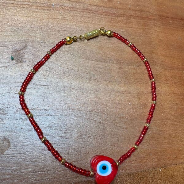Pulsera roja mostacilla ojo turco corazón rojo